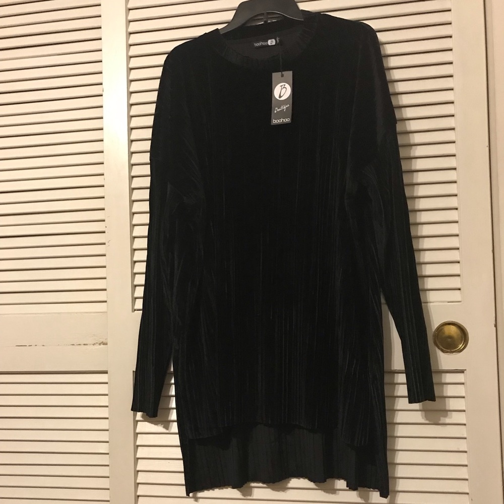 NWT! Boohoo Black velvety tunic🖤